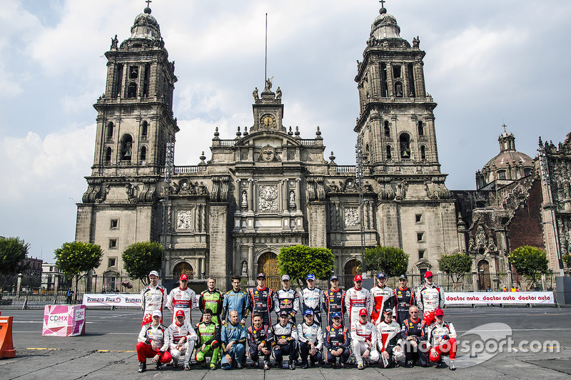 Foto de grupo de pilotos