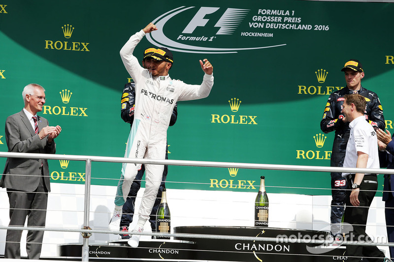 Подіум: переможець Льюіс Хемілтон, Mercedes AMG F1