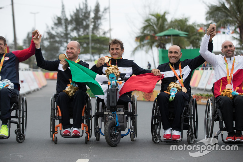 Alex Zanardi con el equipo italiano