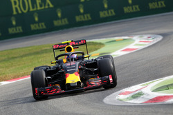 Max Verstappen, Red Bull Racing RB12, avec le Halo