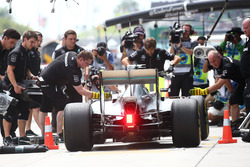 Lewis Hamilton, Mercedes AMG F1 W07 Hybrid ai box