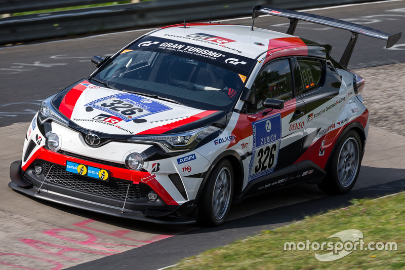 #326 Toyota Gazoo Racing, Toyota C-HR Racing: Masahiko Kageyama, Kumi Sato, Tomoyuki Katayama