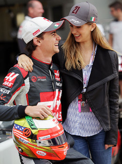Esteban Gutierrez, Haas F1 Team avec sa compagne Monica Casan