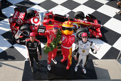 Podium: winner Scott Dixon, Chip Ganassi Racing Chevrolet, second place Josef Newgarden, Ed Carpente
