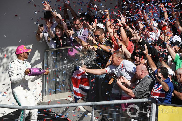 Ganador, Lewis Hamilton, Mercedes AMG F1 celebra