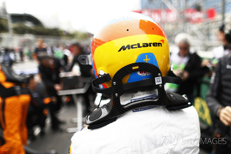 Fernando Alonso, McLaren, bersiap