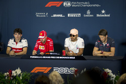 Charles Leclerc, Sauber, Sebastian Vettel, Ferrari, Lewis Hamilton, Mercedes-AMG F1 y Romain Grosjean, Haas F1 en la conferencia de prensa