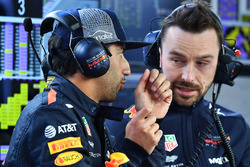 Daniel Ricciardo, Red Bull Racing and Simon Rennie, Red Bull Racing Race Engineer