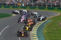 Daniel Ricciardo, Red Bull Racing RB14 at the start of the race