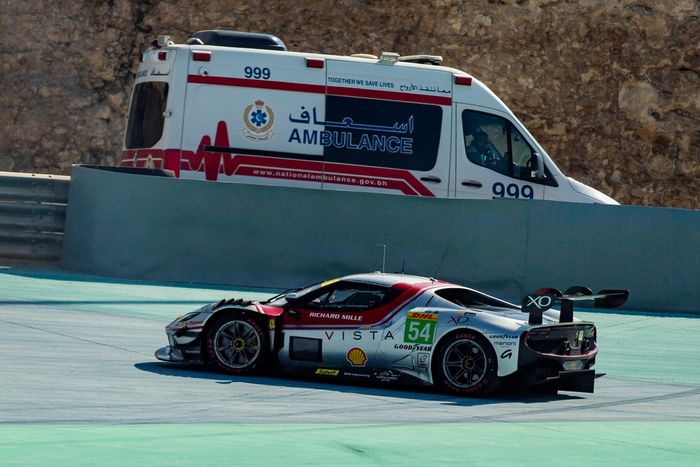 #54 Vista AF Corse Ferrari 296 LMGT3: Thomas Flohr, Francesco Castellacci, Davide Rigon runs wide