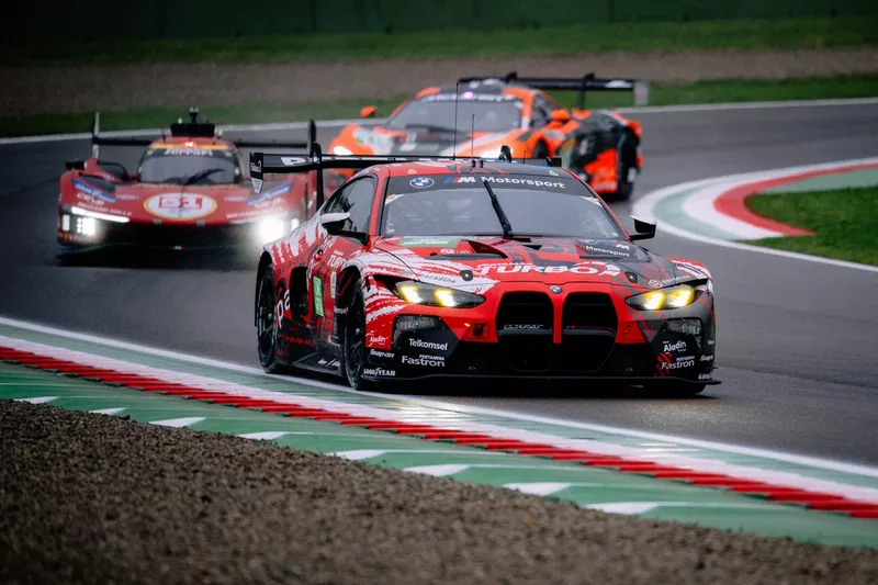 #32 Équipe WRT BMW M4 LMGT3 EVO : Darren Leung, Sean Gelael, Augusto Farfus