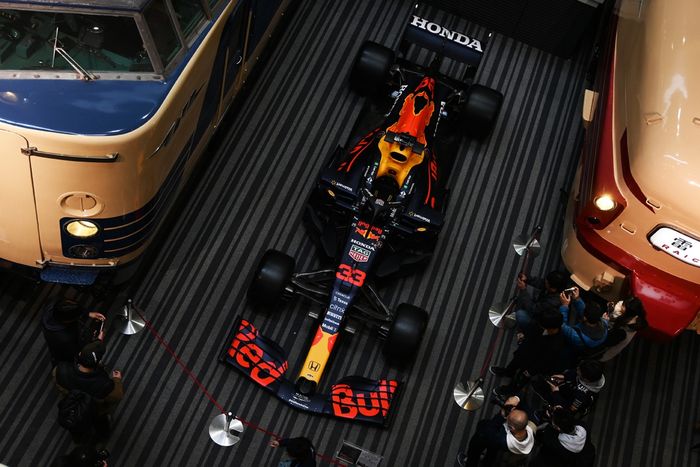 レッドブルRB16B、クハネ581、クハ489