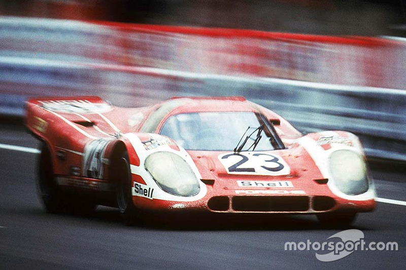 1970 год. Экипаж Porsche 917K Ханса Херрмана и Ричарда Эттвуда