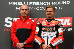 Le vainqueur de la course, Chaz Davies, Ducati Team, et Ernesto Marinelli