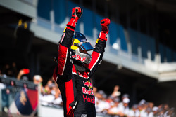 Le vainqueur Shane van Gisbergen, Triple Eight Race Engineering Holden