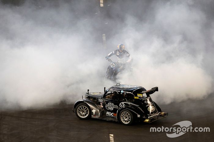 Terry Grant, piloto stunt