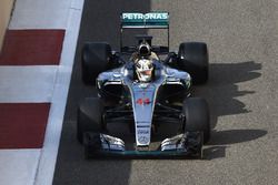 Lewis Hamilton, Mercedes F1 Team test met banden van Pirelli voor 2017 Pirelli