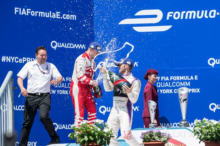 Podio: ganador Sam Bird, DS Virgin Racing, segundo lugar Felix Rosenqvist, Mahindra Racing,y tercer lugar Nick Heidfeld, Mahindra Racing