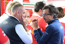 Laurent Mekies, FIA Safety Director nel garage Ferrari