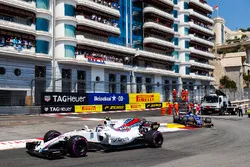 Lance Stroll, Williams FW40, Marcus Ericsson, Sauber C36