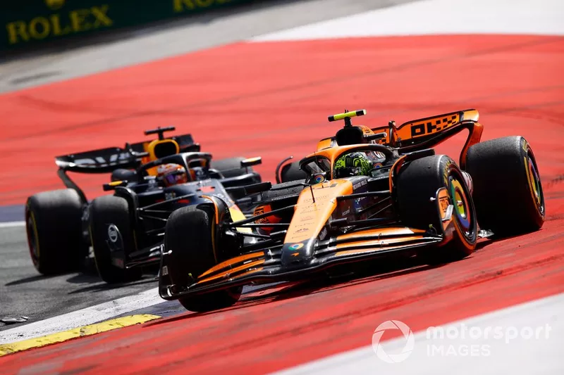 Lando Norris, McLaren MCL38, Max Verstappen, Red Bull Racing RB20