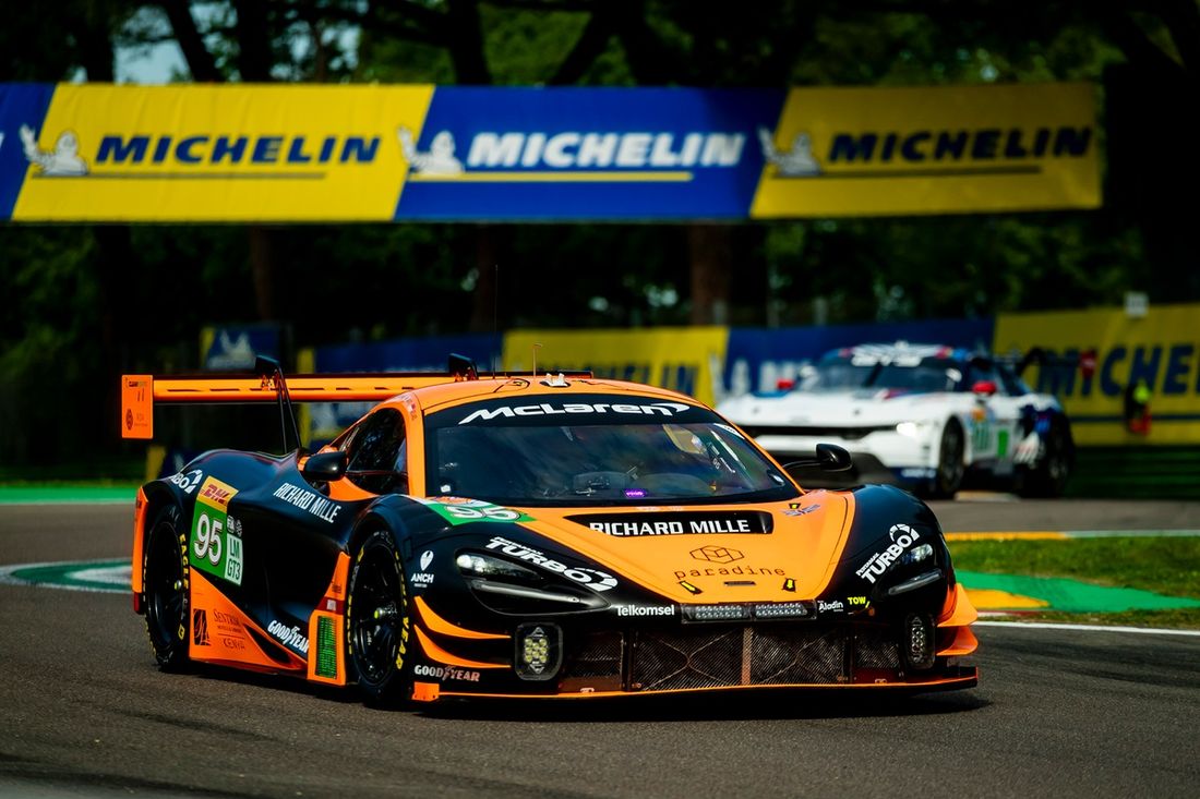 #95 United Autosports Mclaren 720S LMGT3 Evo: Darren Leung, Sean Gelael, Marino Sato