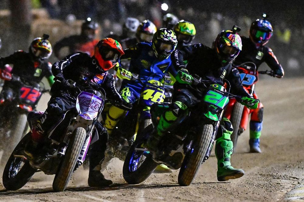 バレンティーノ・ロッシ、今年もマイサーキットで耐久レースやりました