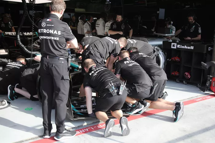 Mercedes W15