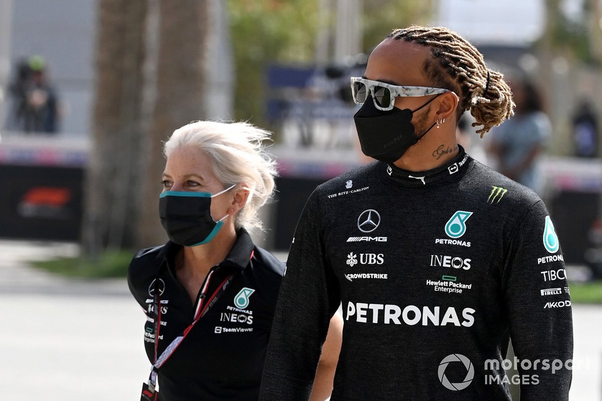 Lewis Hamilton, Mercedes-AMG, with Angela Cullen, Physio for Lewis Hamilton