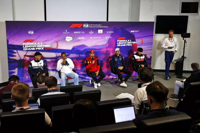 Pierre Gasly, Scuderia AlphaTauri, Lewis Hamilton, Mercedes-AMG, Charles Leclerc, Ferrari, Nicholas Latifi, Williams Racing, Zhou Guanyu, Alfa Romeo F1 Team