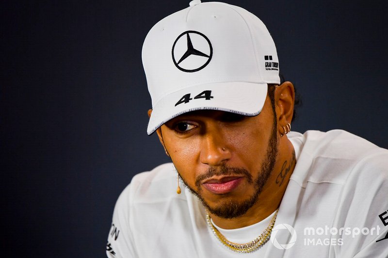 Lewis Hamilton, Mercedes AMG F1, durante la conferenza stampa