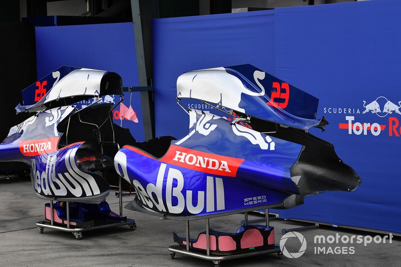 Toro Roso STR14 bodywork in the pit lane
