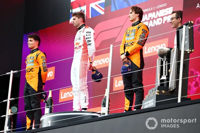 Lando Norris, McLaren, Oscar Piastri, McLaren, Max Verstappen, Red Bull Racing