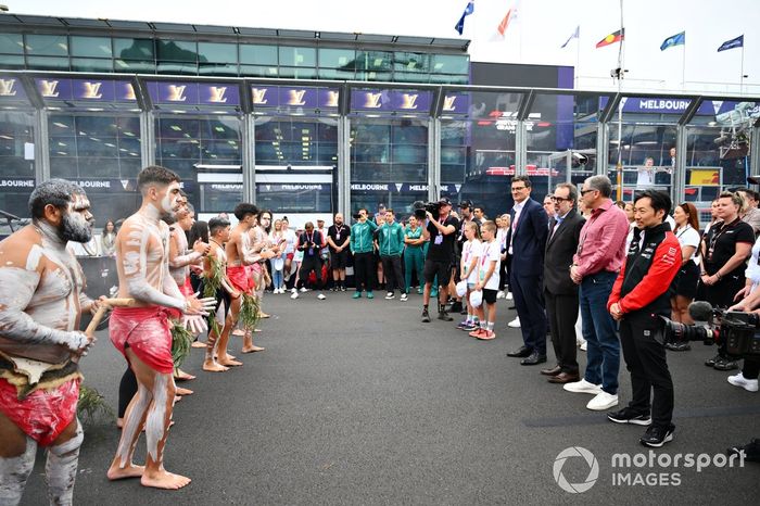 Un intérprete de Welcome to Country