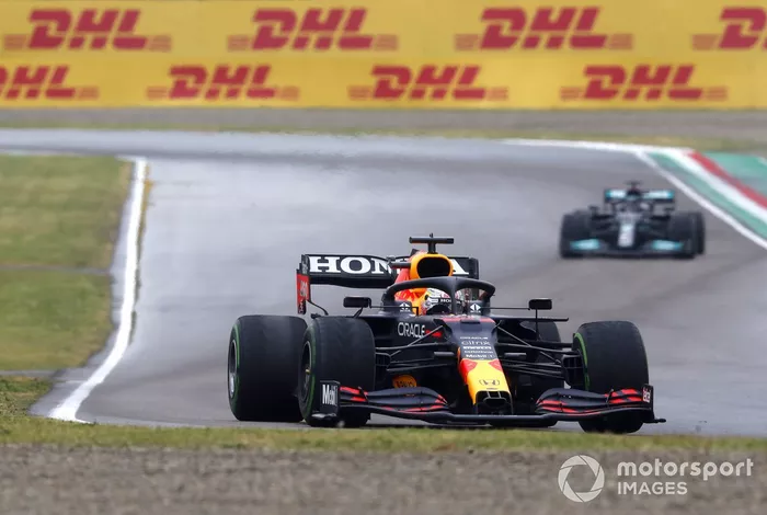 Max Verstappen, Red Bull Racing RB16B, Lewis Hamilton, Mercedes W12
