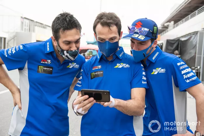 Frankie Carchedi, Sylvain Guintoli, Joan Mir, Team Suzuki MotoGP