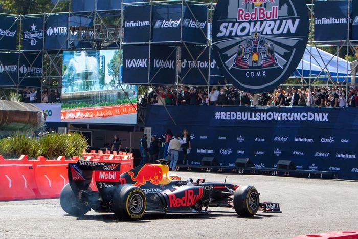 Sergio Pérez. Red Bull Show Run CDMX