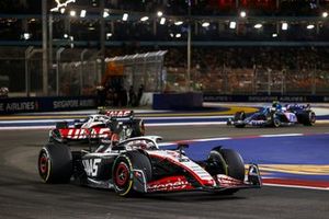 Kevin Magnussen, Haas VF-23, Nico Hulkenberg, Haas VF-23, Pierre Gasly, Alpine A523