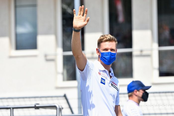 Mick Schumacher, Haas F1 en el desfile de pilotos