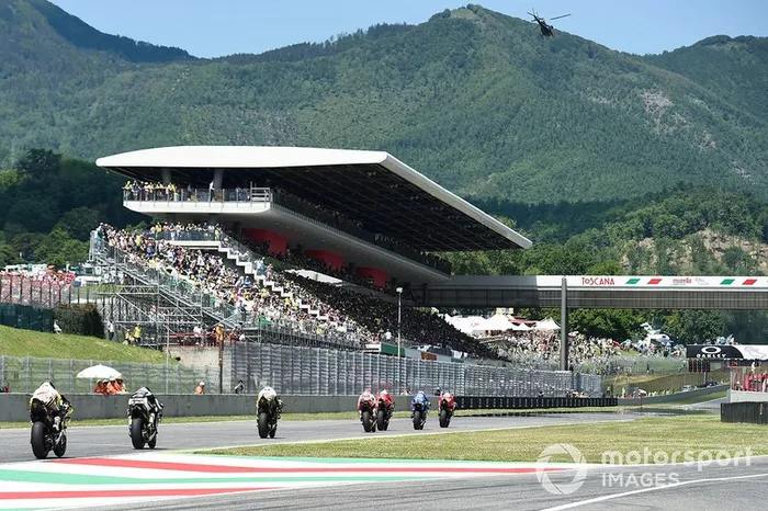No início de abril, a MotoGP confirmou também o adiamento dos GPs da Itália e da Catalunha, dois dos países mais afetados pela pandemia, além do GP da Alemanha. A etapa da Holanda, em 28 de junho, é, atualmente, a primeira etapa do ano