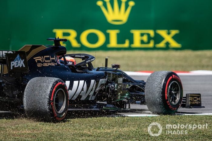 Romain Grosjean, Haas F1 Team VF-19 se va a la grava