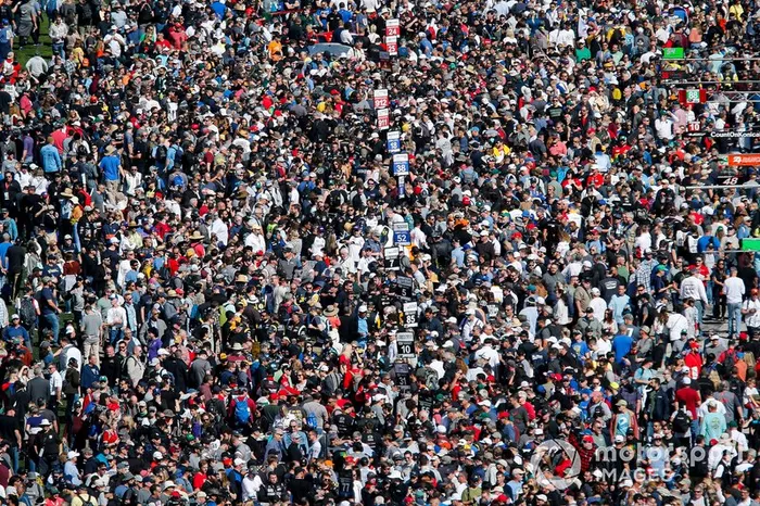 Fan walk, grid, fans