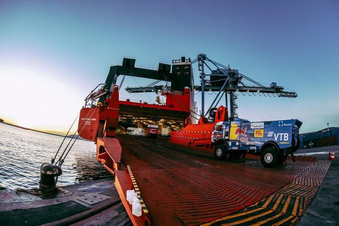 Embarque en Marsella del Dakar 2020