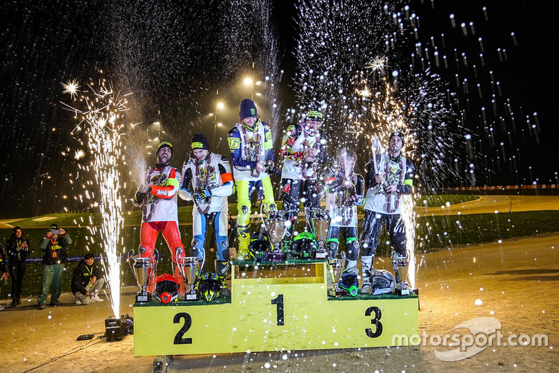 Podium: 1. Valentino Rossi und Franco Morbidelli, 2. Mattia Pasini und Lorenzo Baldassarri, 3. Dennis Foggia und Federico Fuligni