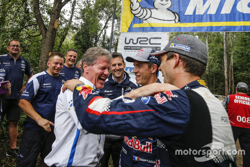 Чемпіони світу 2018 Себастьян Ож'є та Жюльєн Інграссія, Ford Fiesta WRC, M-Sport Ford, та Малкольм Вілсон