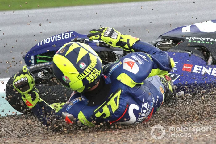 Valentino Rossi, Yamaha Factory Racing caída