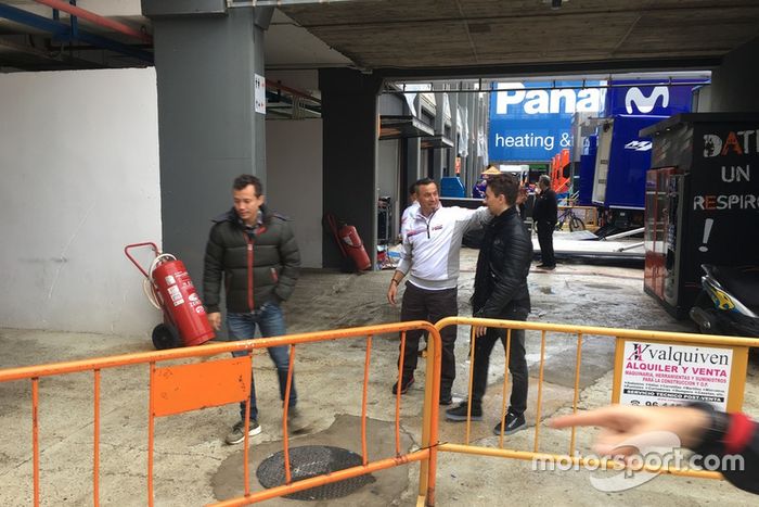 Primera entrada de Jorge Lorenzo al box de Honda