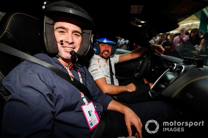 Jimmie Johnson con Fernando Alonso, McLaren 