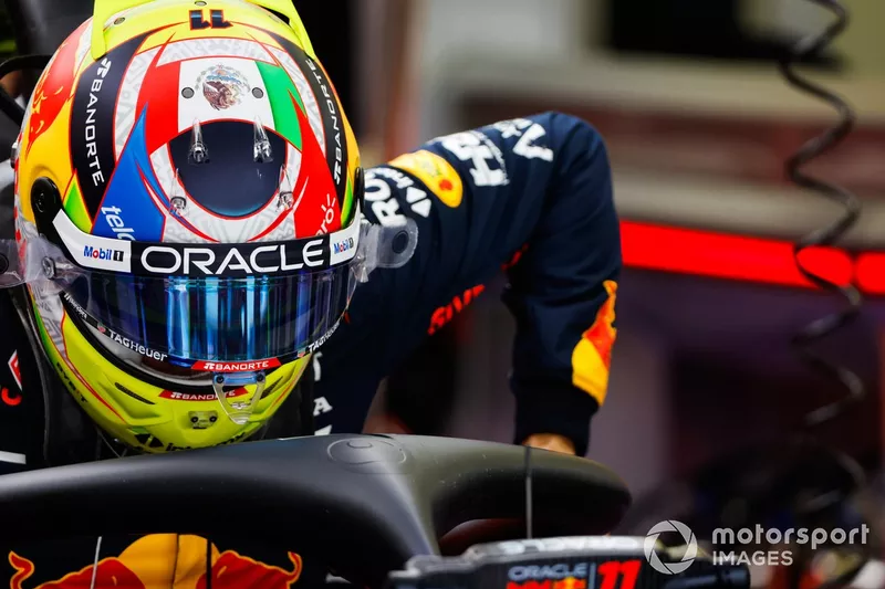 Sergio Pérez, Red Bull Racing, en el cockpit