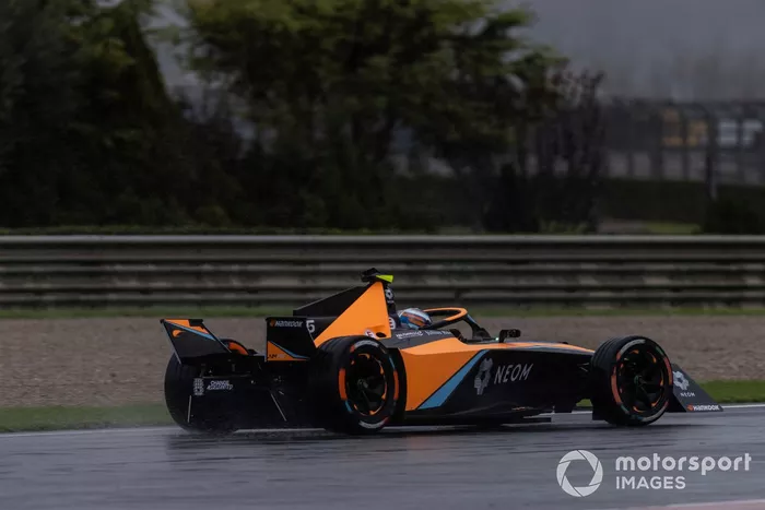Jake Hughes, McLaren
